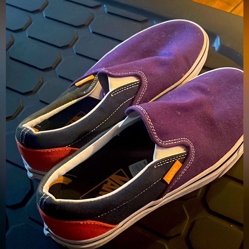 Worn like twice still new , my mom just don’t wear them anymore